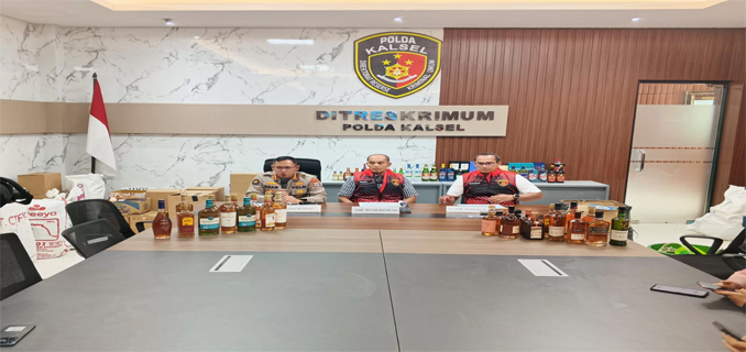 Polda Kalsel Bongkar Home Industri Miras Ilegal Tiru Merk Ternama