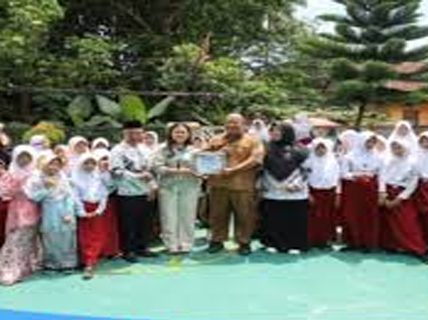 Poltekesos dan Diskominfo Edukasi Siswa SDN Timbang Bijak Gunakan Gadget