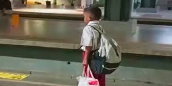 Viral Bocah SD Naik KRL Subuh-Subuh dari Parung ke Klender, Ini Ceritanya
