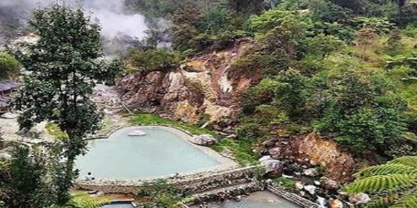 12 Wisata Air Panas Terbaik di Jawa Timur untuk Liburan di Musim Hujan