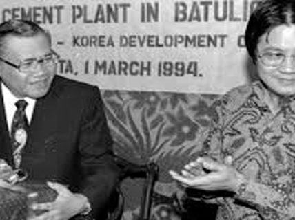 4 Dekade Bisnis Indonesia, Kandasnya Ikatan-Ikatan Grup Salim