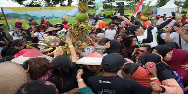 SnackVideo Gandeng Petani Kediri Pakai Drone Untuk Pertanian Berkelanjutan